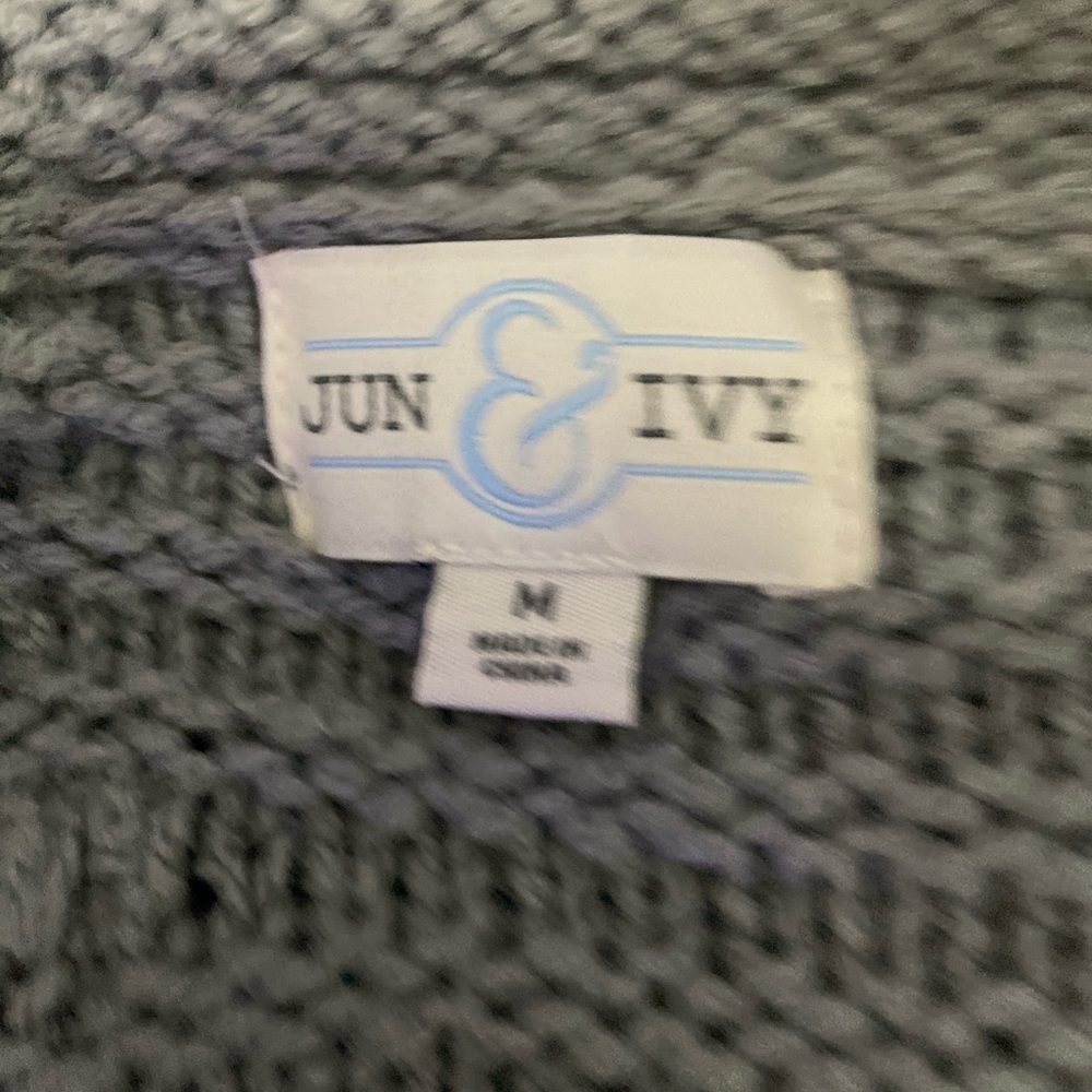 Francesca’s sweater size M